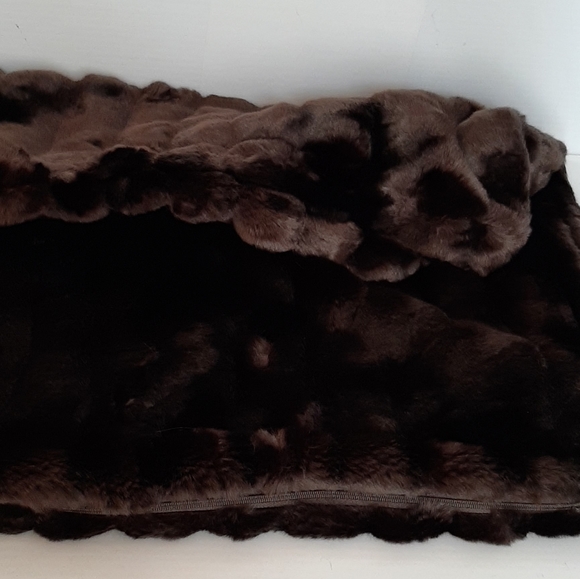 NEWPORT Faux Fur Mink Pillow Cover - Picture 11 of 16